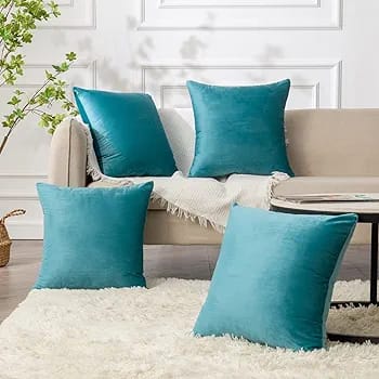 Green Plush Velvet Pillow Covers (18x18) – Ultra-Soft & Cozy , Perfect for Living Room, Bedroom and Outdoor . ( Pack of 4 )